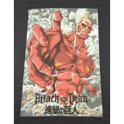 Camiseta Negra Titan Ataque a los Titanes